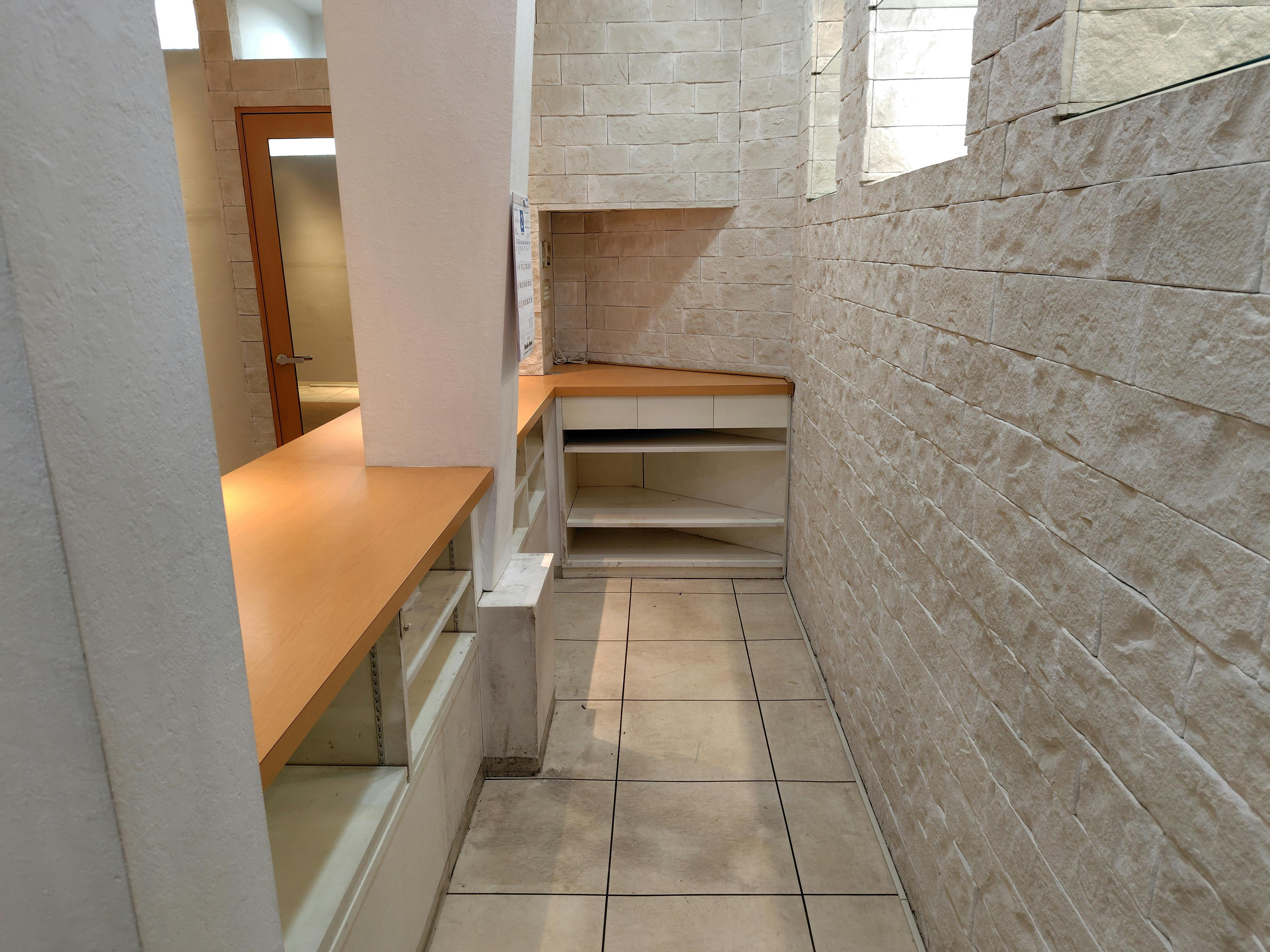 【平間駅 改札正面】駅からの人流が見える路面スペース|プロモーションやポップアップに最適