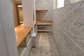 【平間駅 改札正面】駅からの人流が見える路面スペース|プロモーションやポップアップに最適