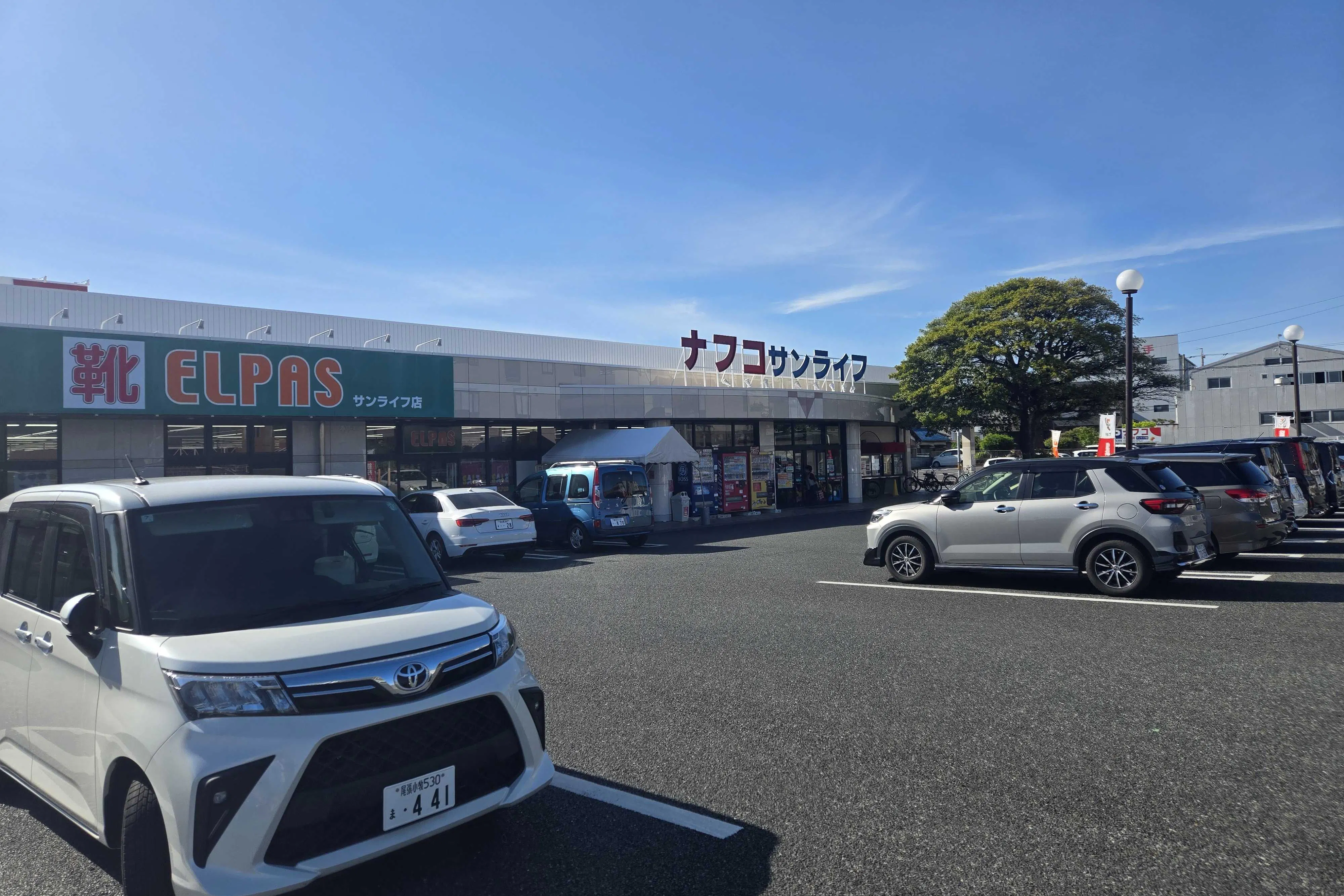 【ナフコ不二屋 サンライフ店】 販促プロモーションや食物販等の催事イベントに最適な共用部通路のスペース