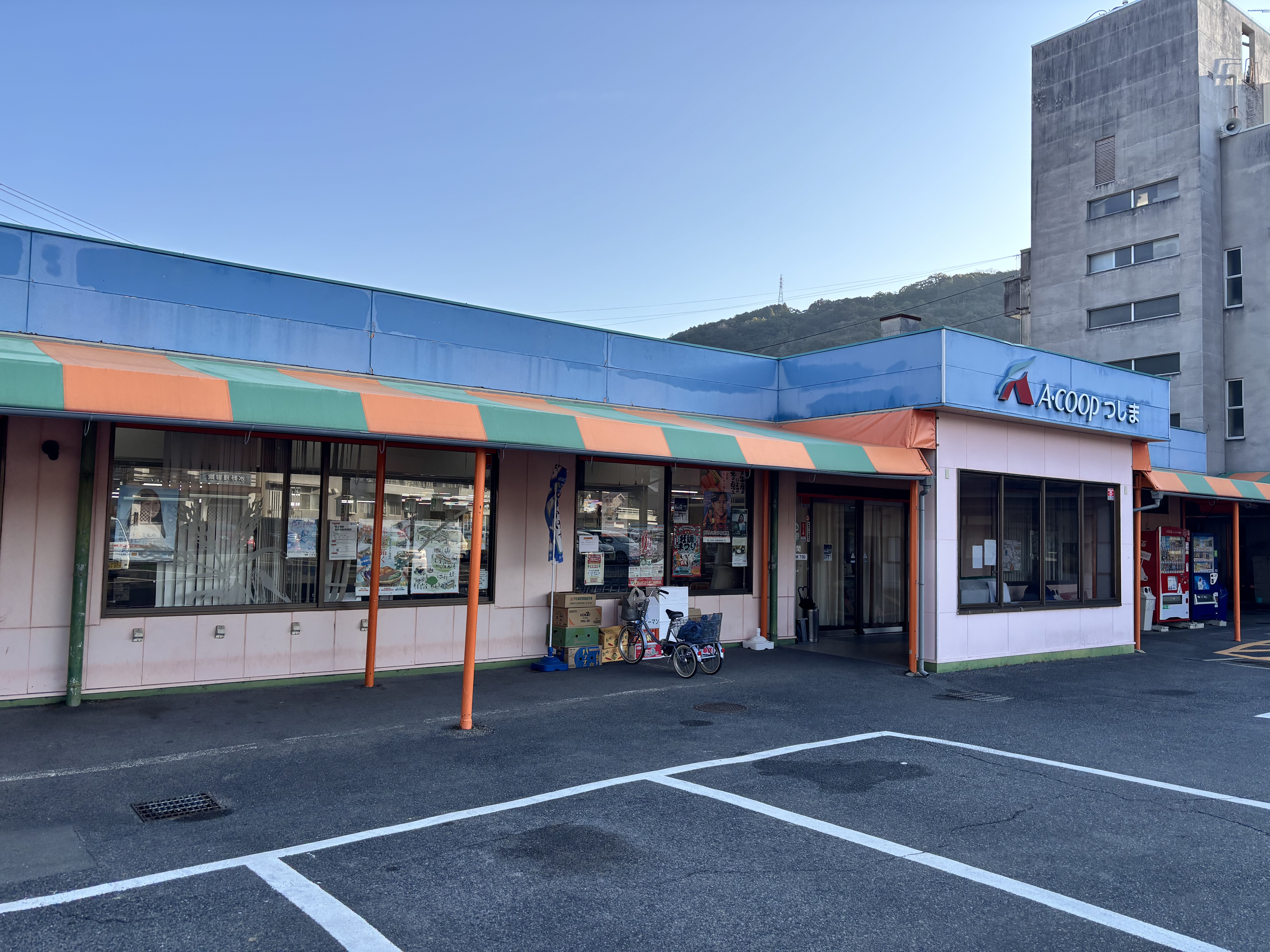 【Aコープつしま店】食物販や販促イベントに最適な入口横の屋外駐車場スペース