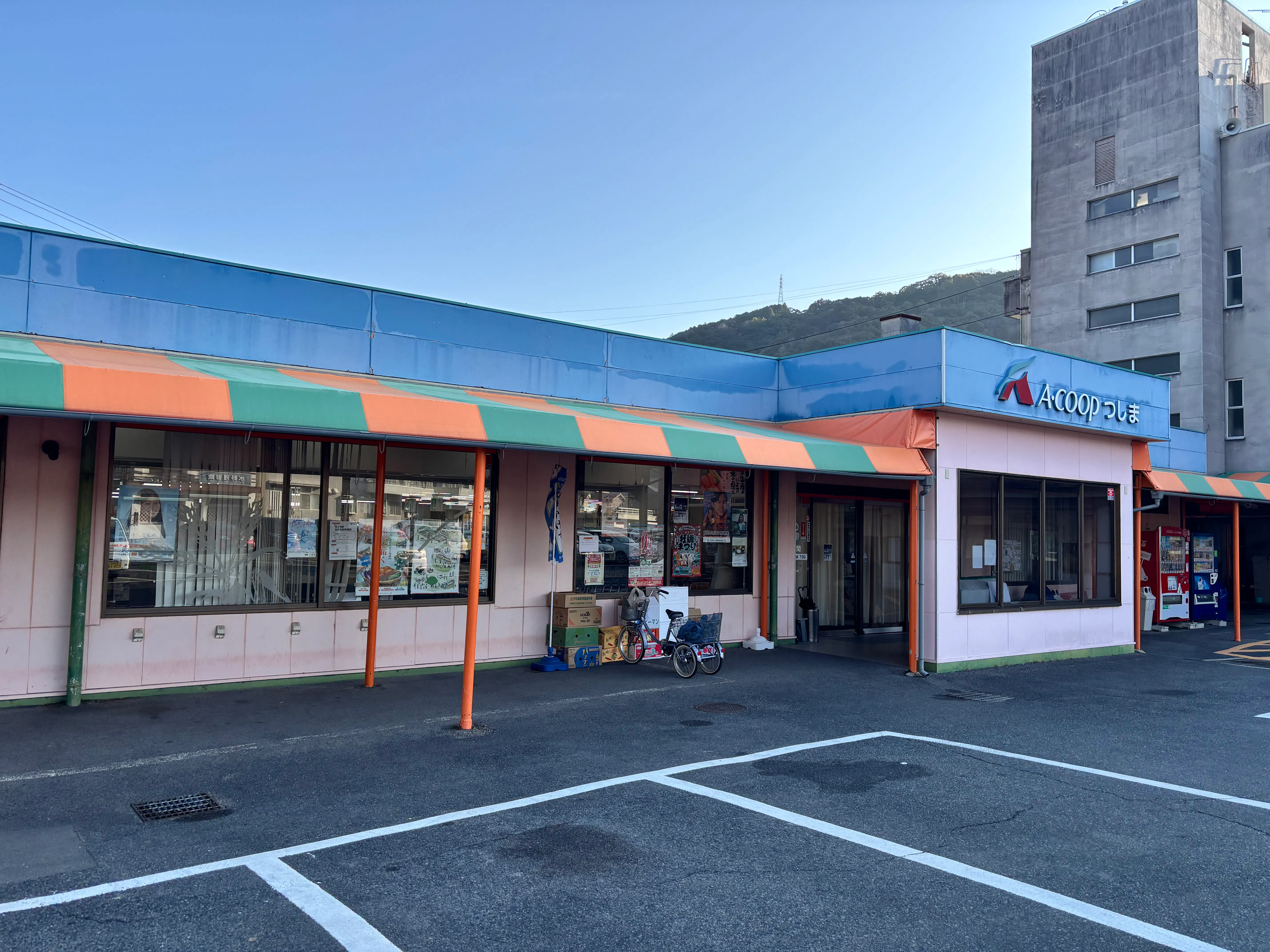 【Aコープつしま店】食物販や販促イベントに最適な入口横の屋外駐車場スペース