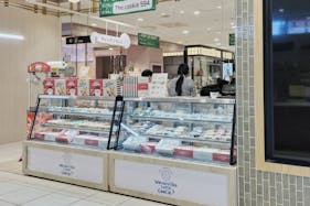 【北千住マルイ】2階 カレンダリウムF09【食物販・物産展】店内入って正面、什器完備の好立地スペース