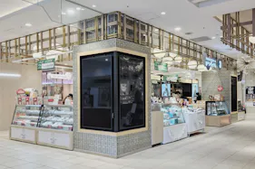 【北千住マルイ】2階 カレンダリウムF09【食物販・物産展】店内入って正面、什器完備の好立地スペース