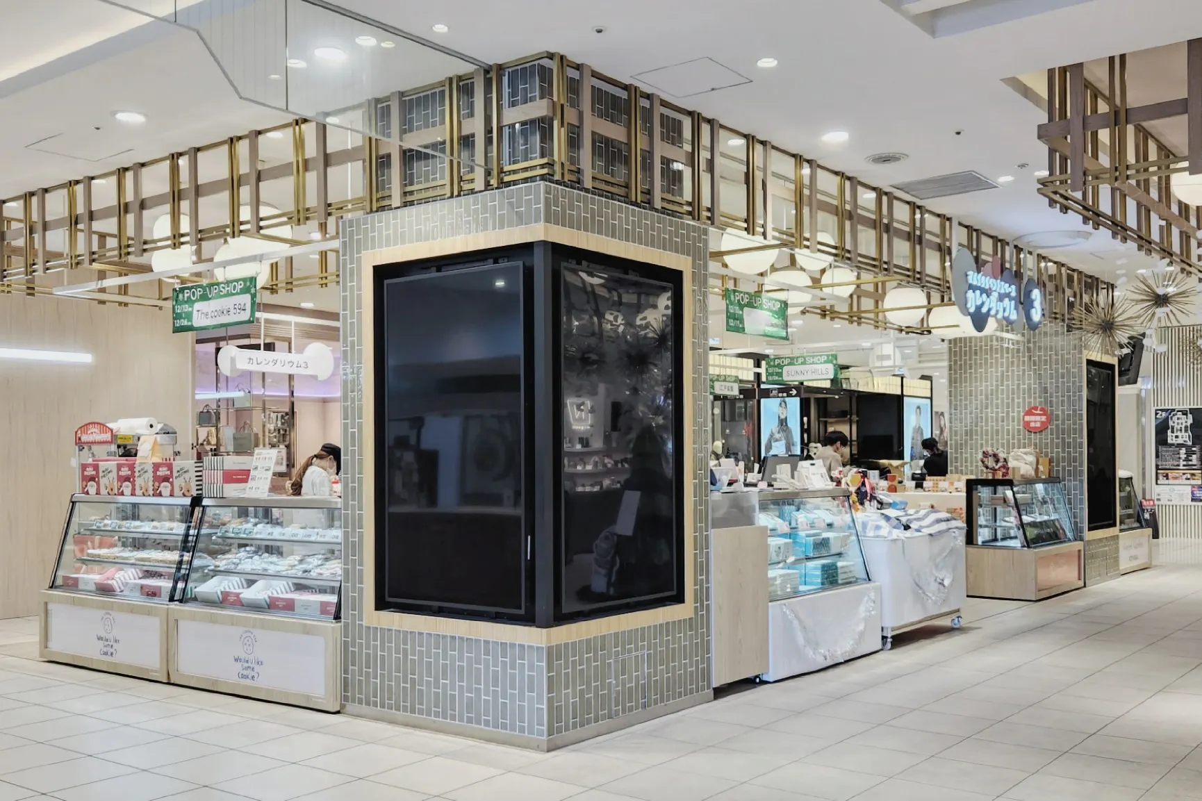 【北千住マルイ】2階 カレンダリウムF09【食物販・物産展】店内入って正面、什器完備の好立地スペース