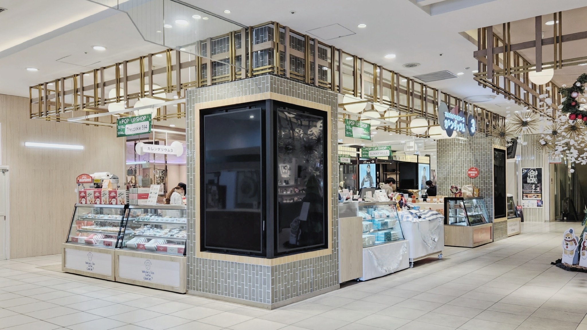 【北千住マルイ】2階 カレンダリウムF09【食物販・物産展】店内入って正面、什器完備の好立地スペース