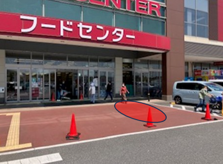 【ベイシア 佐倉店】食品側入口前スペース　販促プロモーションに最適な屋外催事イベントスペース