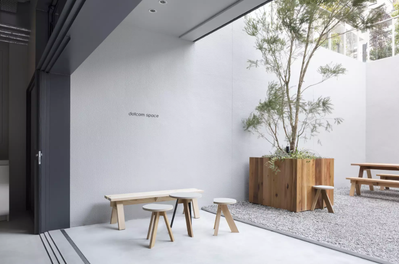 【原宿駅2分】店内150㎡を超えるシンプルでデザイン制の高いスペースにて貸切イベントを承っています