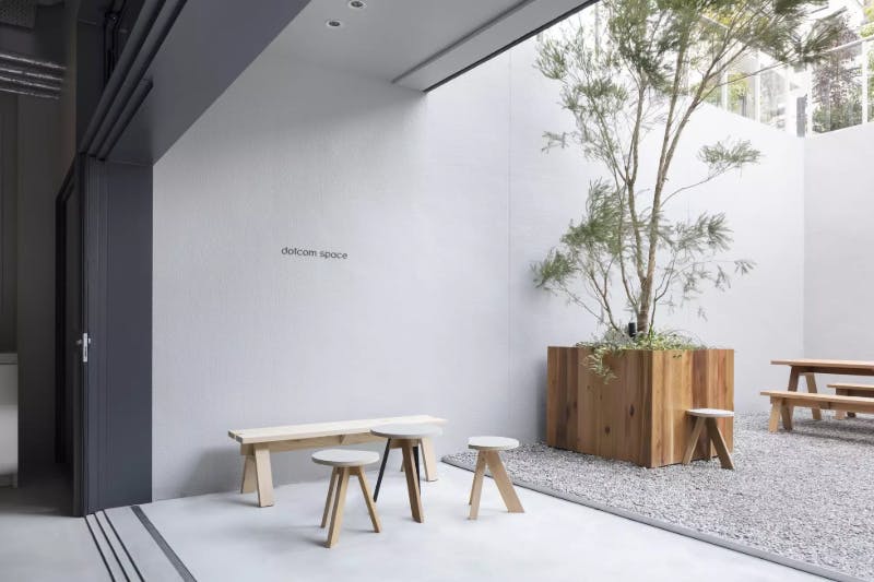 【原宿駅2分】店内150㎡を超えるシンプルでデザイン制の高いスペースにて貸切イベントを承っています