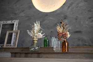 【御茶ノ水駅6分】展示会・ポップアップイベント・撮影に適した満月の背景が印象的なレンタルギャラリースペース