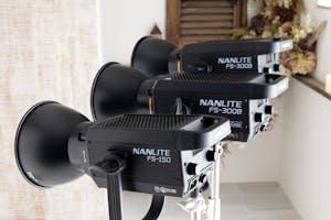 【御茶ノ水駅6分】展示会・ポップアップイベント・撮影に適した満月の背景が印象的なレンタルギャラリースペース