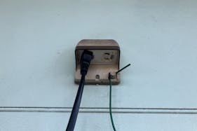 【ダイナム岡山倉敷中島店ゆったり館】キッチンカーやプロモーションに最適なアミューズメント施設のイベントスペース(出入口前)