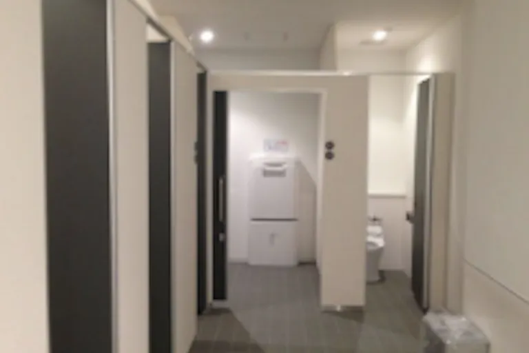 【イオンモール名古屋茶屋】モール内広告 化粧室の画像1