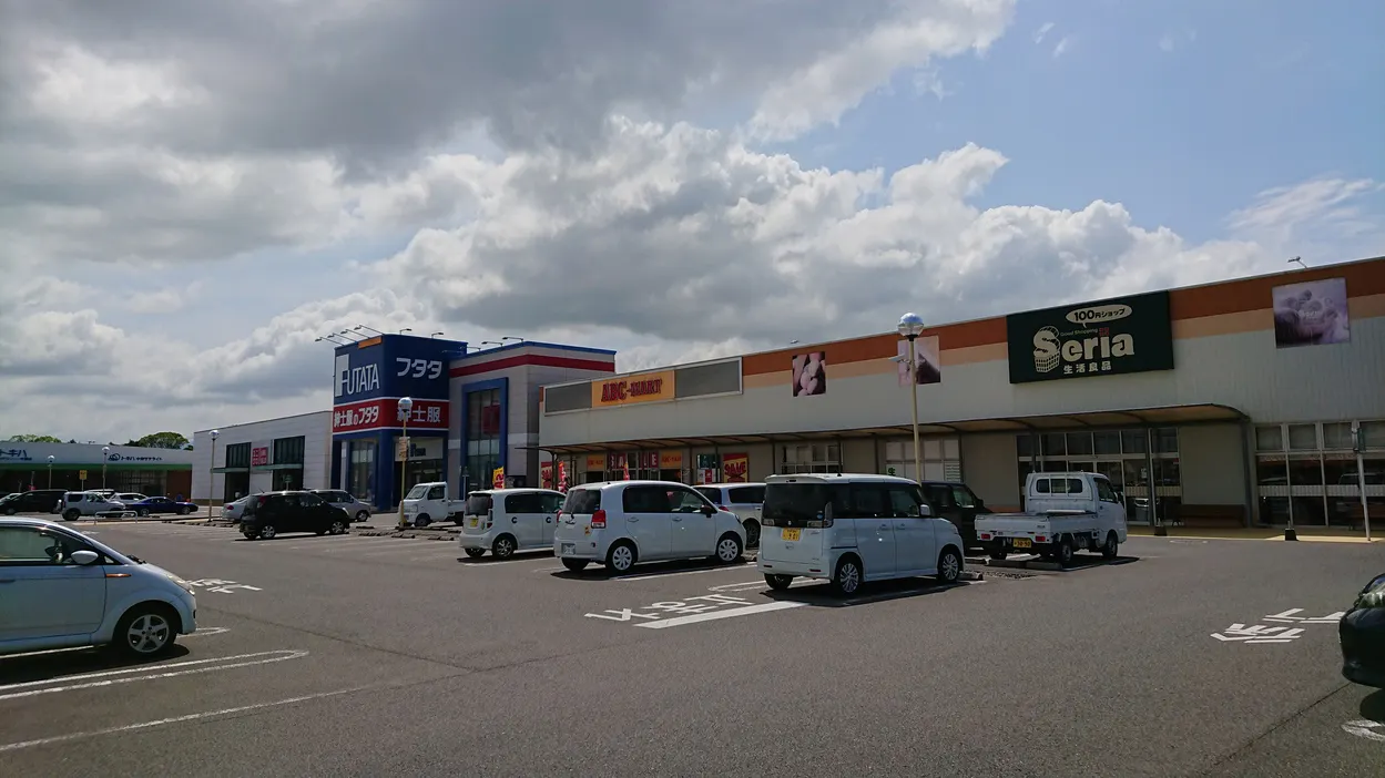 【フレスポ中津北】車両展示イベントに利用可能な駐車場スペース