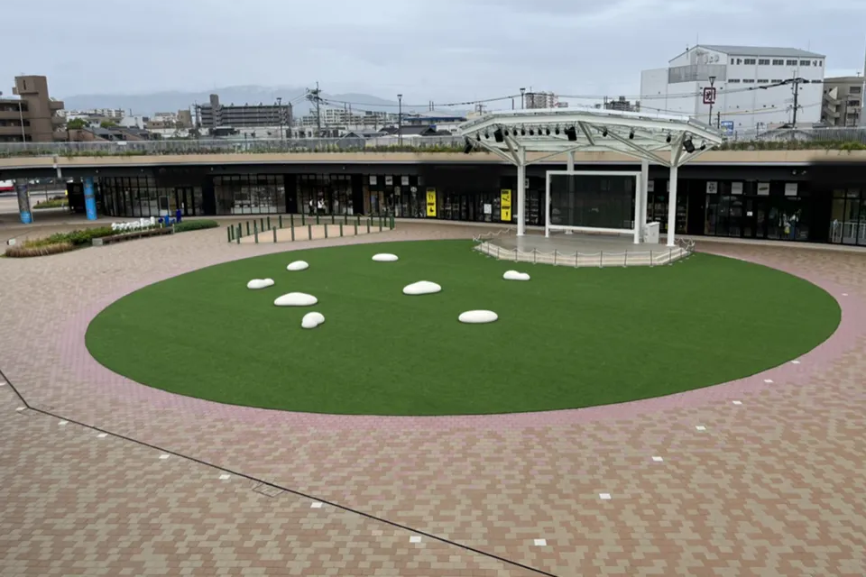 【ららぽーと福岡】1階 オーバルパーク