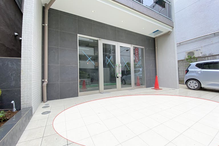 18㎡の物件前のスペース、キッチンカー1台程駐車できます。