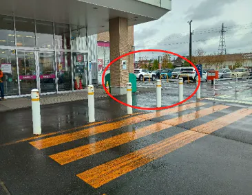 【イオン八戸田向店】食品側入口横(キッチンカー) 販促プロモーションやキッチンカー出店に最適なスーパー店外催事イベントスペース