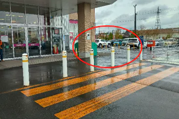 【イオン八戸田向店】食品側入口横(キッチンカー) 販促プロモーションやキッチンカー出店に最適なスーパー店外催事イベントスペース