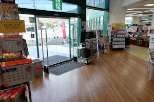 【フタバ図書TSUTAYA広店】プロモーションに最適な店舗入口前のイベントスペース