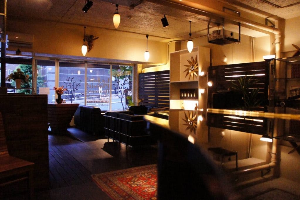 【曙橋駅3分】展示会や撮影に適した路面に位置するキッチン付きスペース