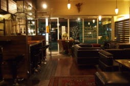 【曙橋駅3分】展示会や撮影に適した路面に位置するキッチン付きスペース