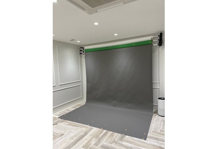 【赤坂駅4分】写真・動画撮影に適した大型モニター完備の白を基調としたスタジオ