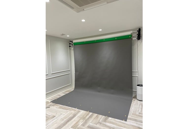 【赤坂駅4分】写真・動画撮影に適した大型モニター完備の白を基調としたスタジオ