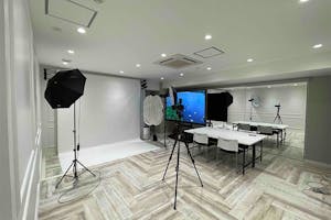 【赤坂駅4分】写真・動画撮影に適した大型モニター完備の白を基調としたスタジオ