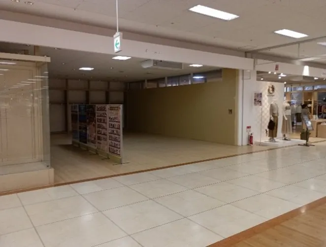 【イオン前沢店】1階南側入口壁面側催事スペース 販促プロモーションに最適なスーパー店内催事イベントスペース