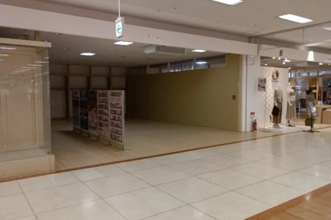 【イオン前沢店】1階南側入口壁面側催事スペース 販促プロモーションに最適なスーパー店内催事イベントスペース