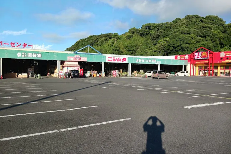 【スーパーセンターニシムタ志布志店】販促プロモーションや物販に最適な軒下スペース