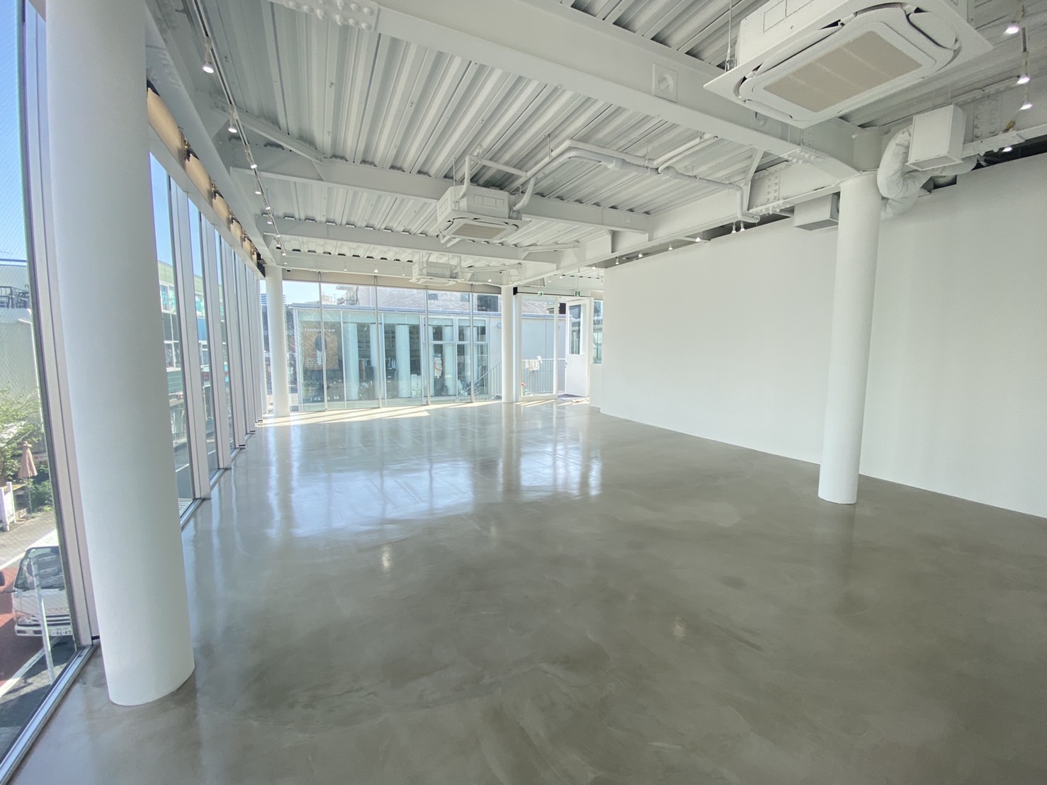 【明治神宮前駅3分】ファッション・アパレル関連のポップアップストアや展示会に適したキャットストリートに浮かぶギャラリースペース【無料貸し出し什器あり】