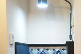 【東武東上線東武練馬駅1分/1F】個展やグループ展等のアート展、物販、食物販、アパレルや雑貨などの ポップアップストアに最適な「北町商店街」の路面ギャラリースペース