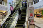 【イオンモール岡山】モール内広告 エスカレーター