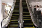 【イオンモール岡山】モール内広告 エスカレーター