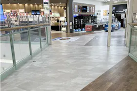 【イオンモール熱田*】2F 南渡デッキ