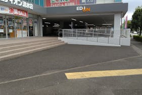 【エディオン清水店】ポップアップ・プロモーション・キッチンカーの出店に適した入口前スペース