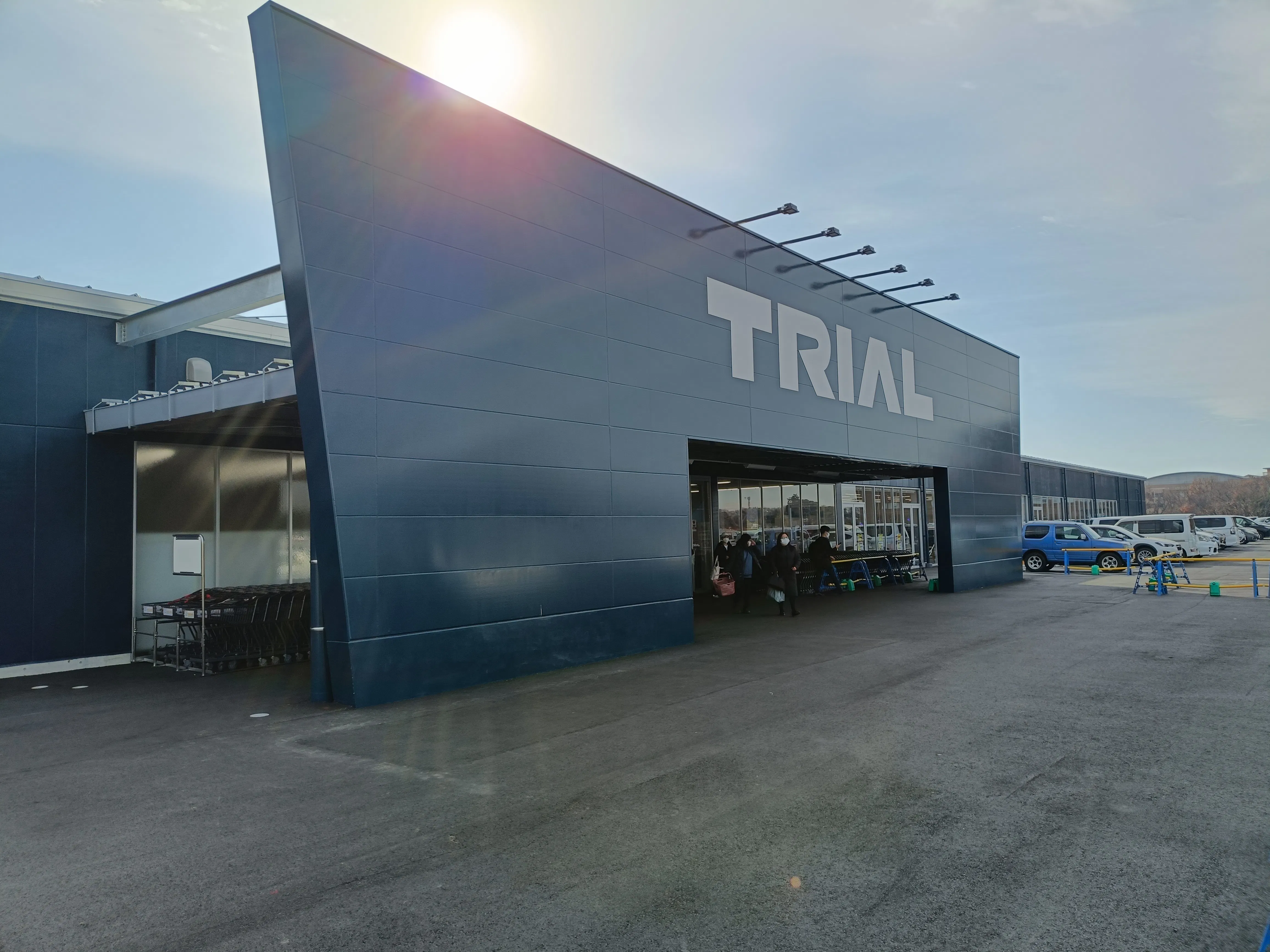【メガセンタートライアル桜の郷店】キッチンカーや物販の出店が可能な Ⓓ 屋外催事スペース②