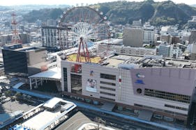 【アミュプラザ鹿児島】広々とした大型スペース。キャラクターやファッション関係の雑貨の催事に適した2F吹き抜けポップアップスペース