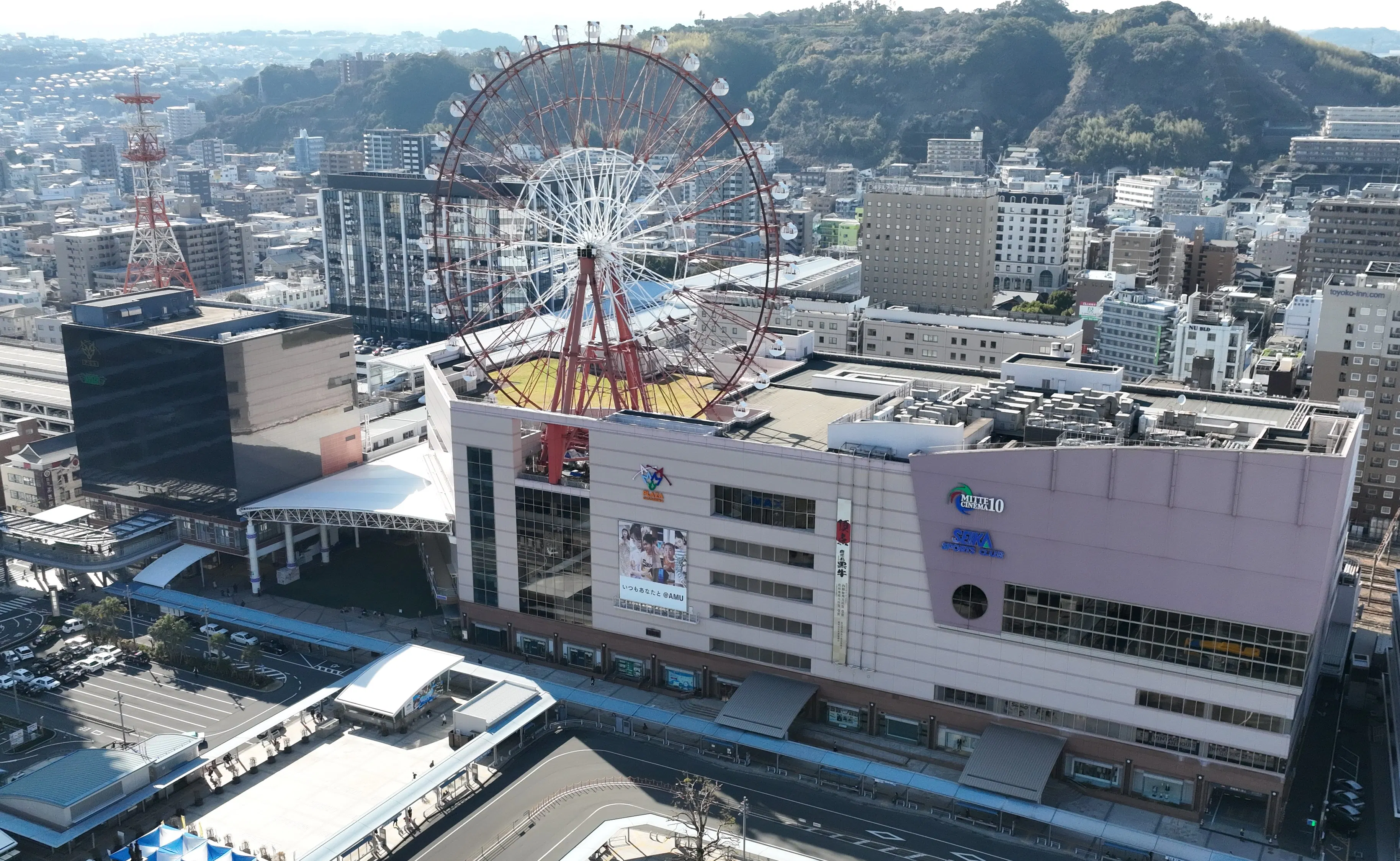 【アミュプラザ鹿児島】広々とした大型スペース。キャラクターやファッション関係の雑貨の催事に適した2F吹き抜けポップアップスペース