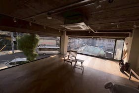 【神宮外苑エリア】視認性抜群、自然光が映える、PR・展示会・アパレルのポップアップストアに最適なスペース