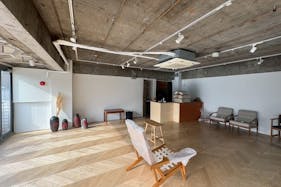 【神宮外苑エリア】視認性抜群、自然光が映える、PR・展示会・アパレルのポップアップストアに最適なスペース