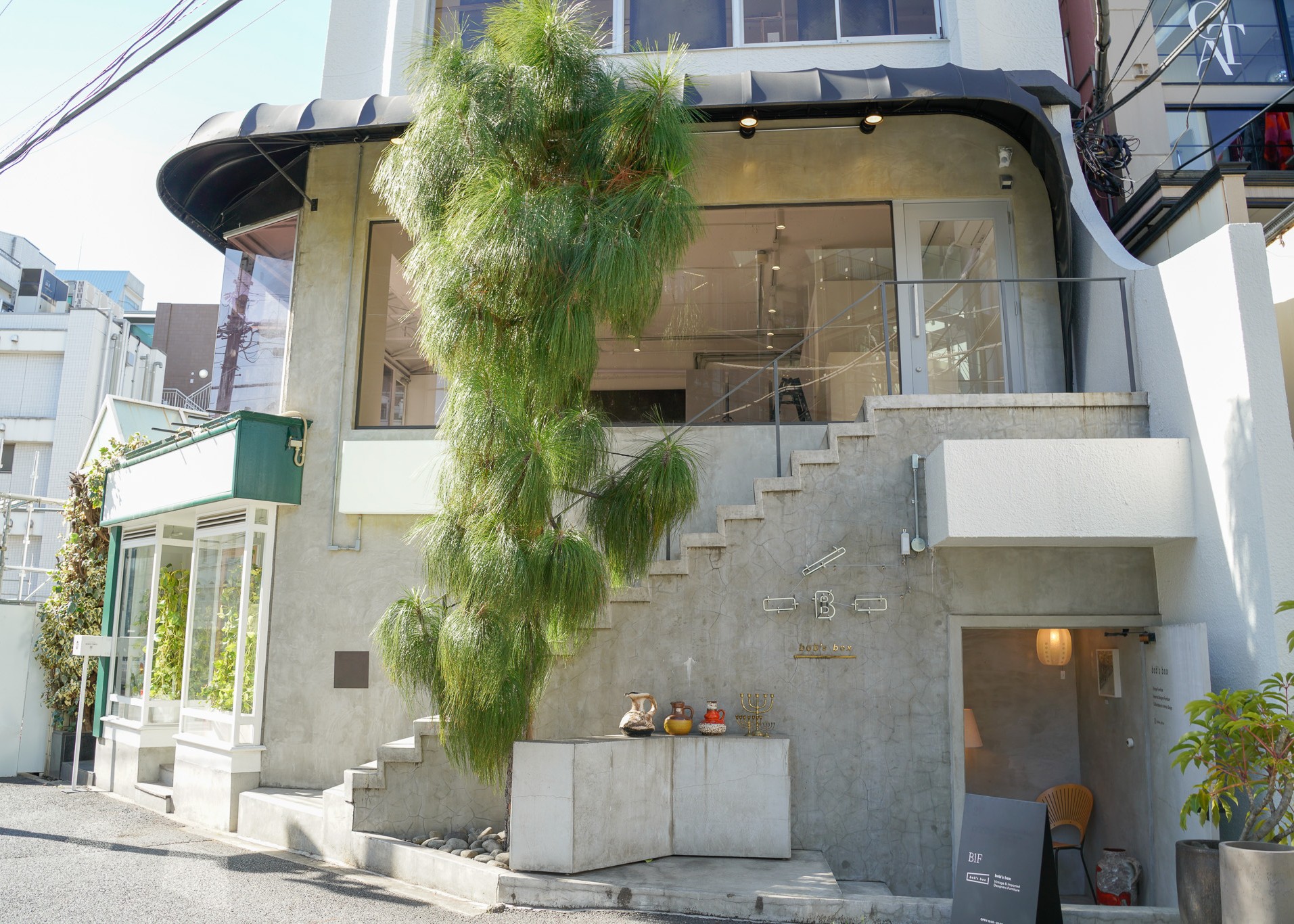 【神宮外苑エリア】視認性抜群、自然光が映える、PR・展示会・アパレルのポップアップストアに最適なスペース