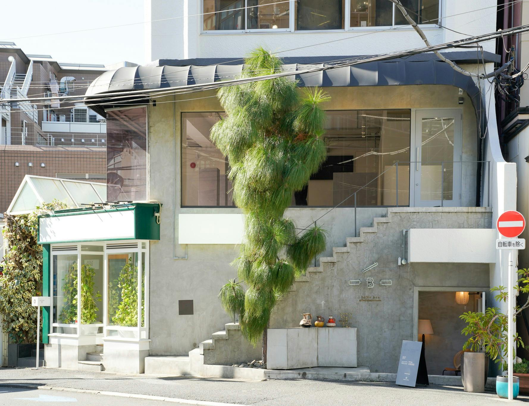 【神宮外苑エリア】視認性抜群、自然光が映える、PR・展示会・アパレルのポップアップストアに最適なスペースの画像