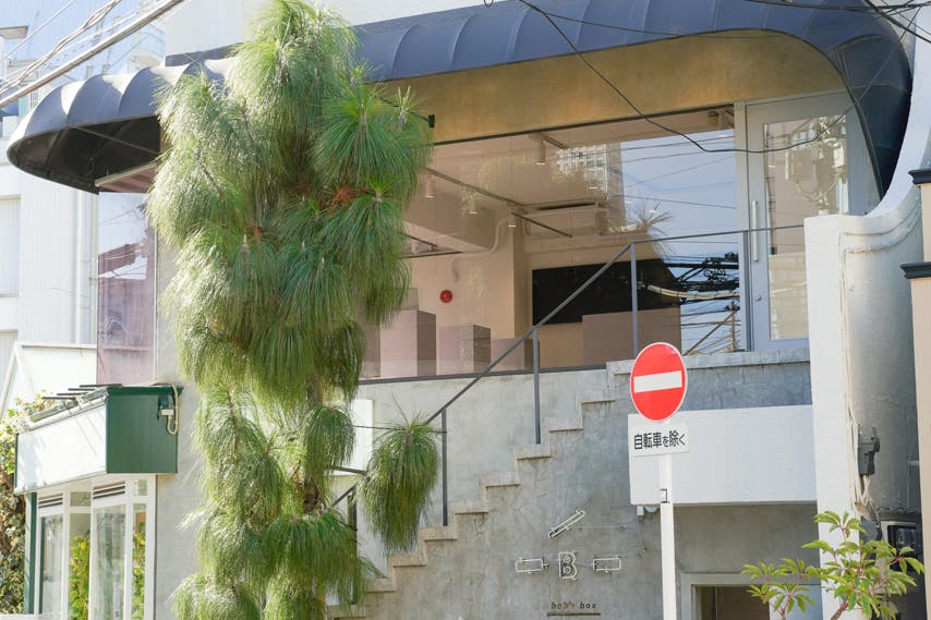 【神宮外苑エリア】視認性抜群、自然光が映える、PR・展示会・アパレルのポップアップストアに最適なスペース