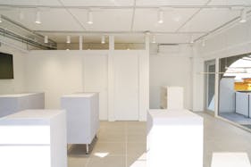 【神宮外苑エリア】視認性抜群、自然光が映える、PR・展示会・アパレルのポップアップストアに最適なスペース