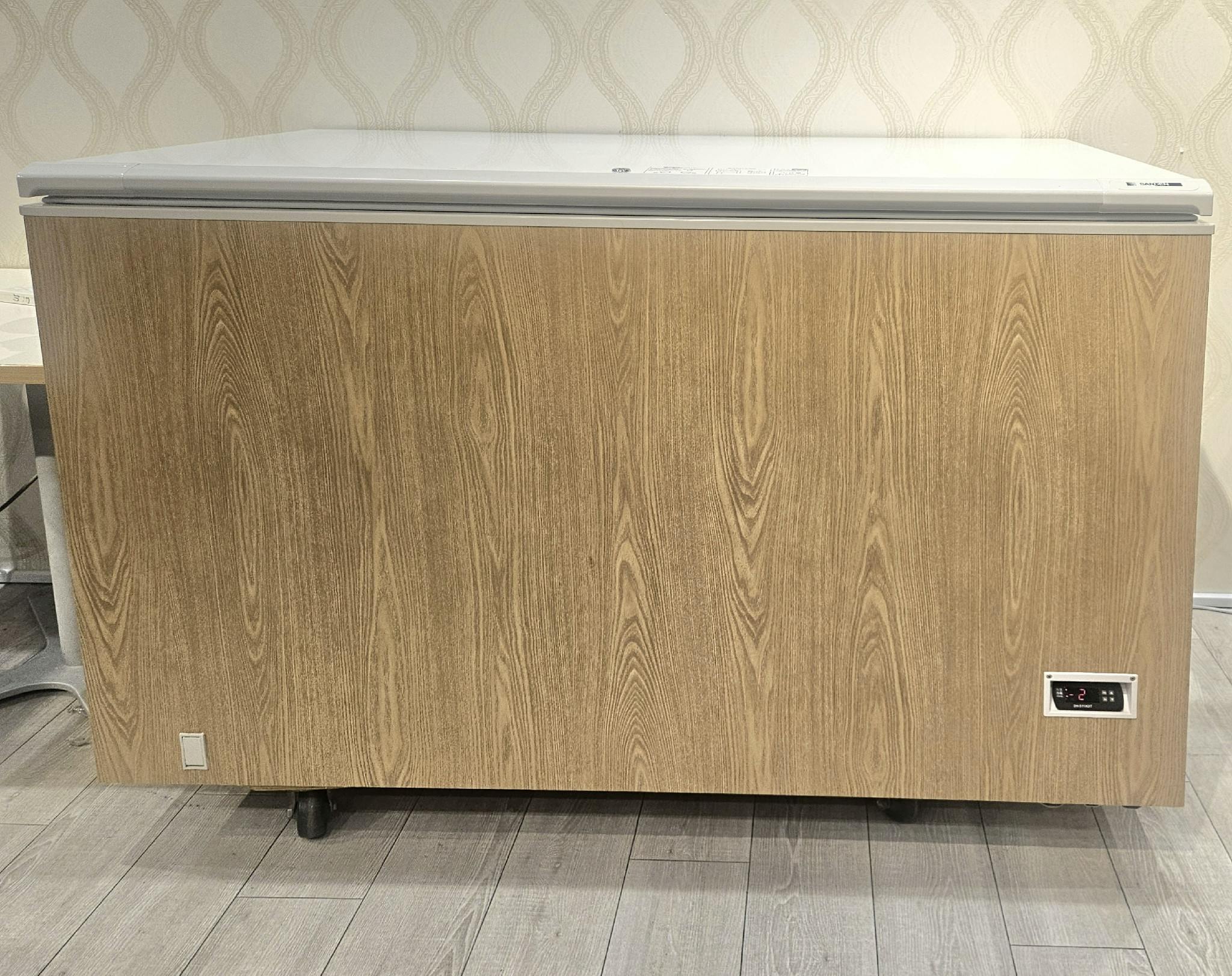 【貸出可能什器】冷凍冷蔵チェストストッカー