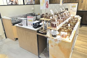 【上野マルイ】1階 カレンダリウムF01 【食物販】店内入ってすぐの好立地スペース、冷蔵ケース・専用什器完備