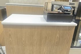 【上野マルイ】1階 カレンダリウムF01 【食物販】店内入ってすぐの好立地スペース、冷蔵ケース・専用什器完備