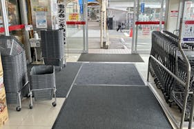 【一号舘江場】販促キャンペーン/プロモーションイベントに適した風除室スペース