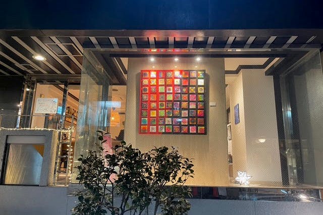 【表参道駅7分】アートやアパレルの展示会に最適な青山路面ガラス張りの土日祝限定のギャラリー